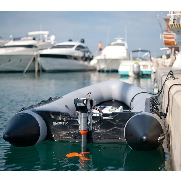 Torqeedo Cruice 3.0 TL elektrisk påhengsmotor med styrekult, lang stamme, tilsvarer 6 hk