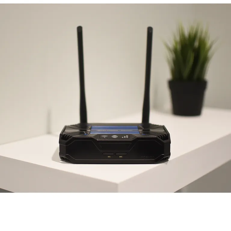 Teltonika TCR100 CAT 6 4G-router 12V marinepakke