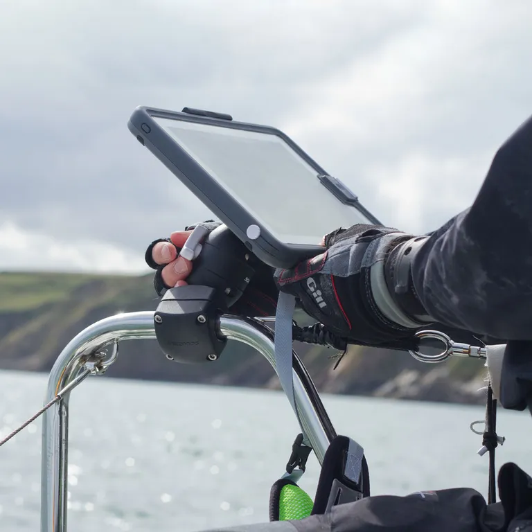 Scanstrut Rokk Midi holder for kartplotter til bøyle