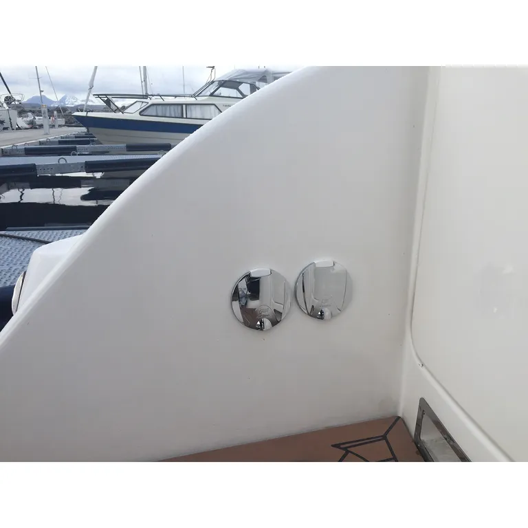 Plastimo hus for blandebatteri (Krom)