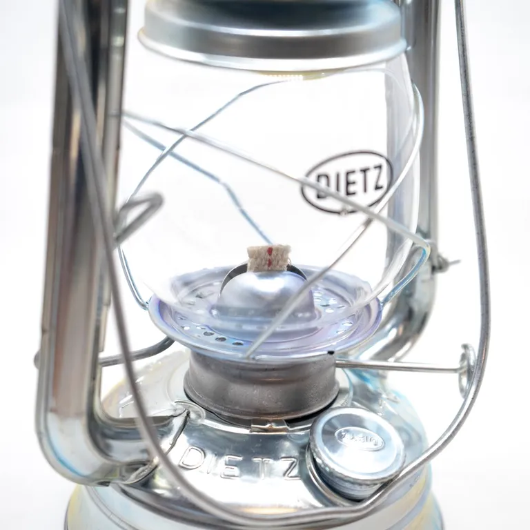 Dietz Stormlykt med sink/sølv finnish