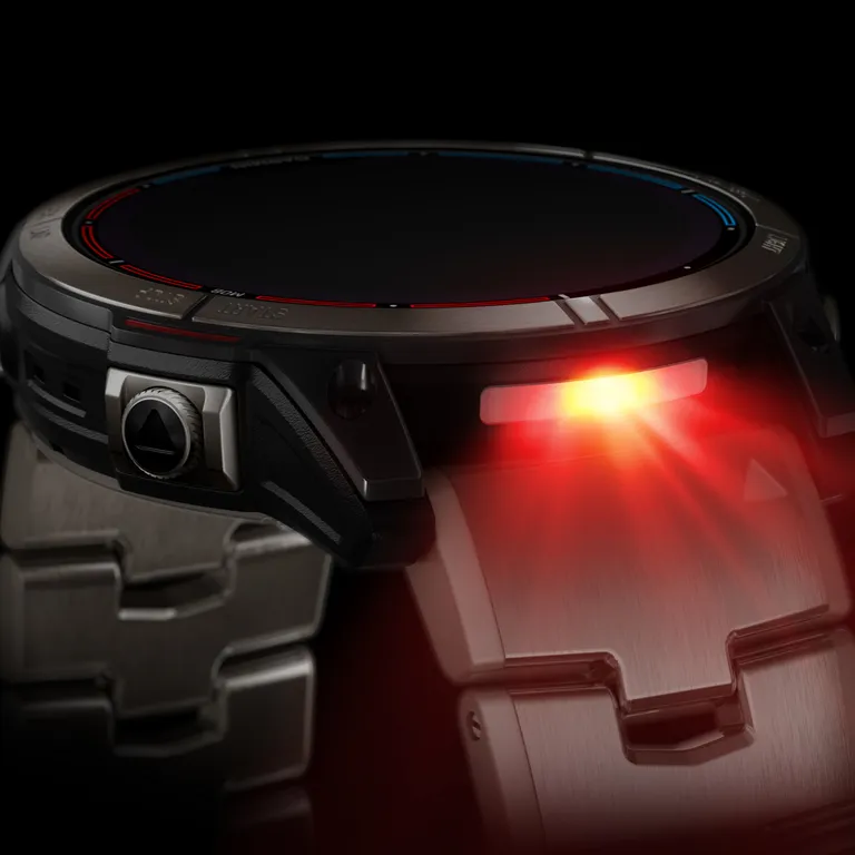 Garmin quatix 7 Solar Edition, 51 mm maritim smartklokke med solcellelading, multibånd GPS, titanramme, og titan- og silikonrem