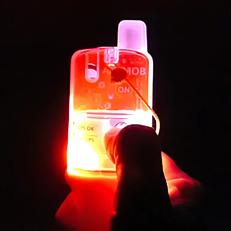 Weatherdock easy2-MOB nødpeilesender med kombinert AIS/DSC