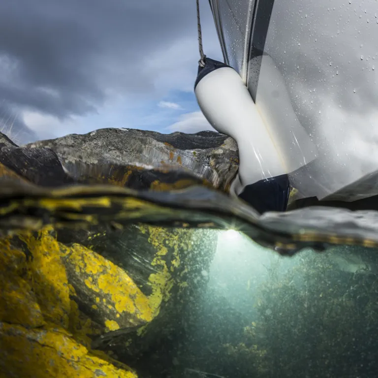 Polyform F7 fender (svart)