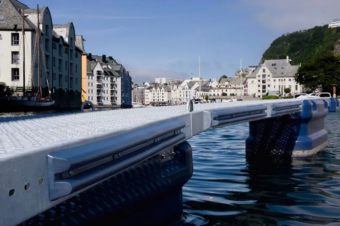 Bryggefender MF44 hvit