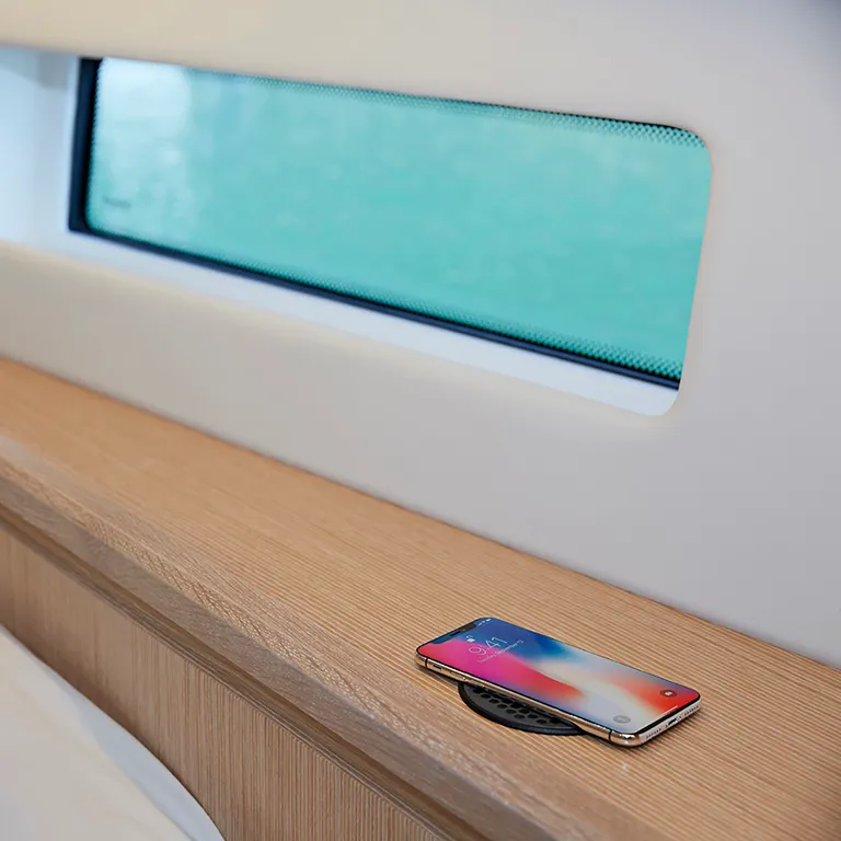 Scanstrut ROKK Wireless Surface ladeplate 12/24V