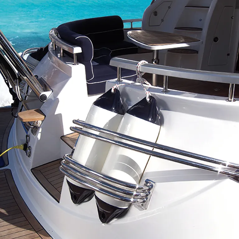 Polyform F2 fender (svart)